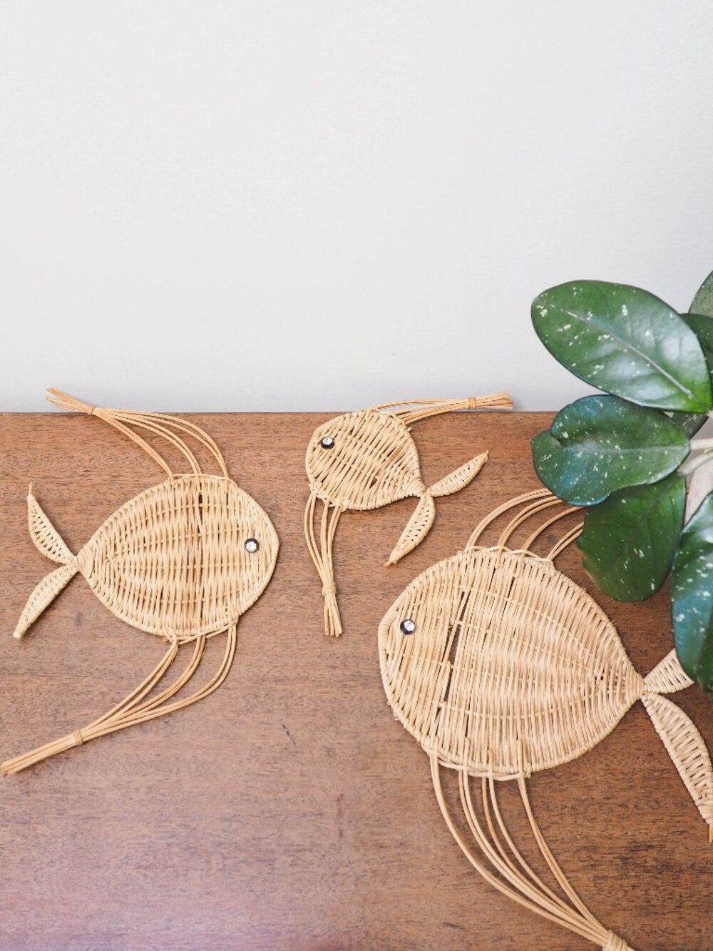 Vtg Flat Wicker Fish Wall Decor Set of 3 - Rattan Fish Trio - Wicker Wall Decor